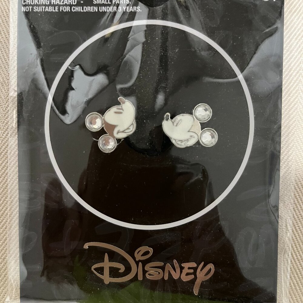 BNWT DISNEY Mickey Mouse earrings (OS)